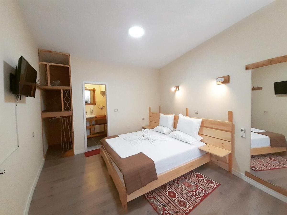 At Pikotiko'S - Korca City Rooms For Rent Экстерьер фото