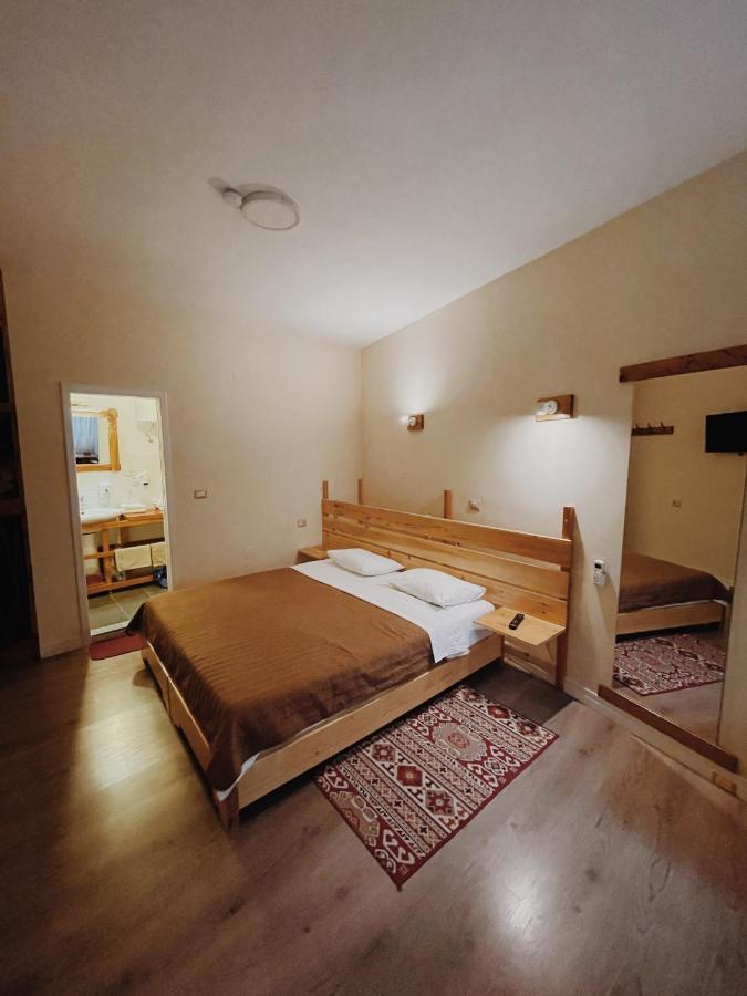 At Pikotiko'S - Korca City Rooms For Rent Экстерьер фото