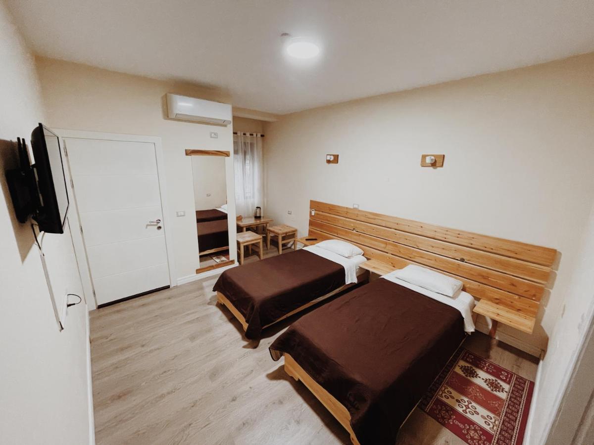 At Pikotiko'S - Korca City Rooms For Rent Экстерьер фото