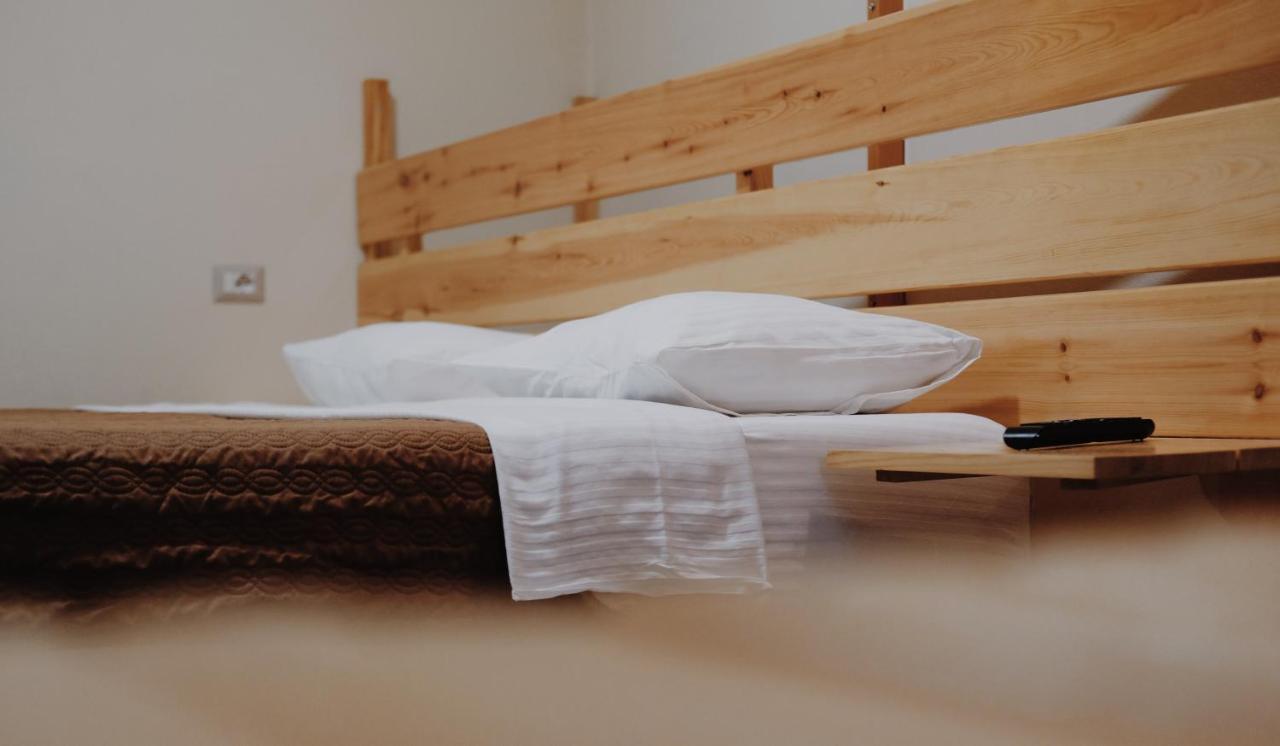 At Pikotiko'S - Korca City Rooms For Rent Экстерьер фото