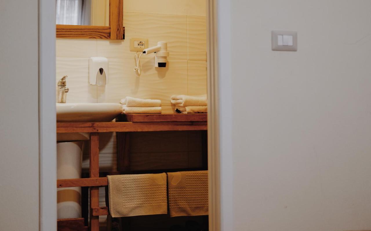 At Pikotiko'S - Korca City Rooms For Rent Экстерьер фото