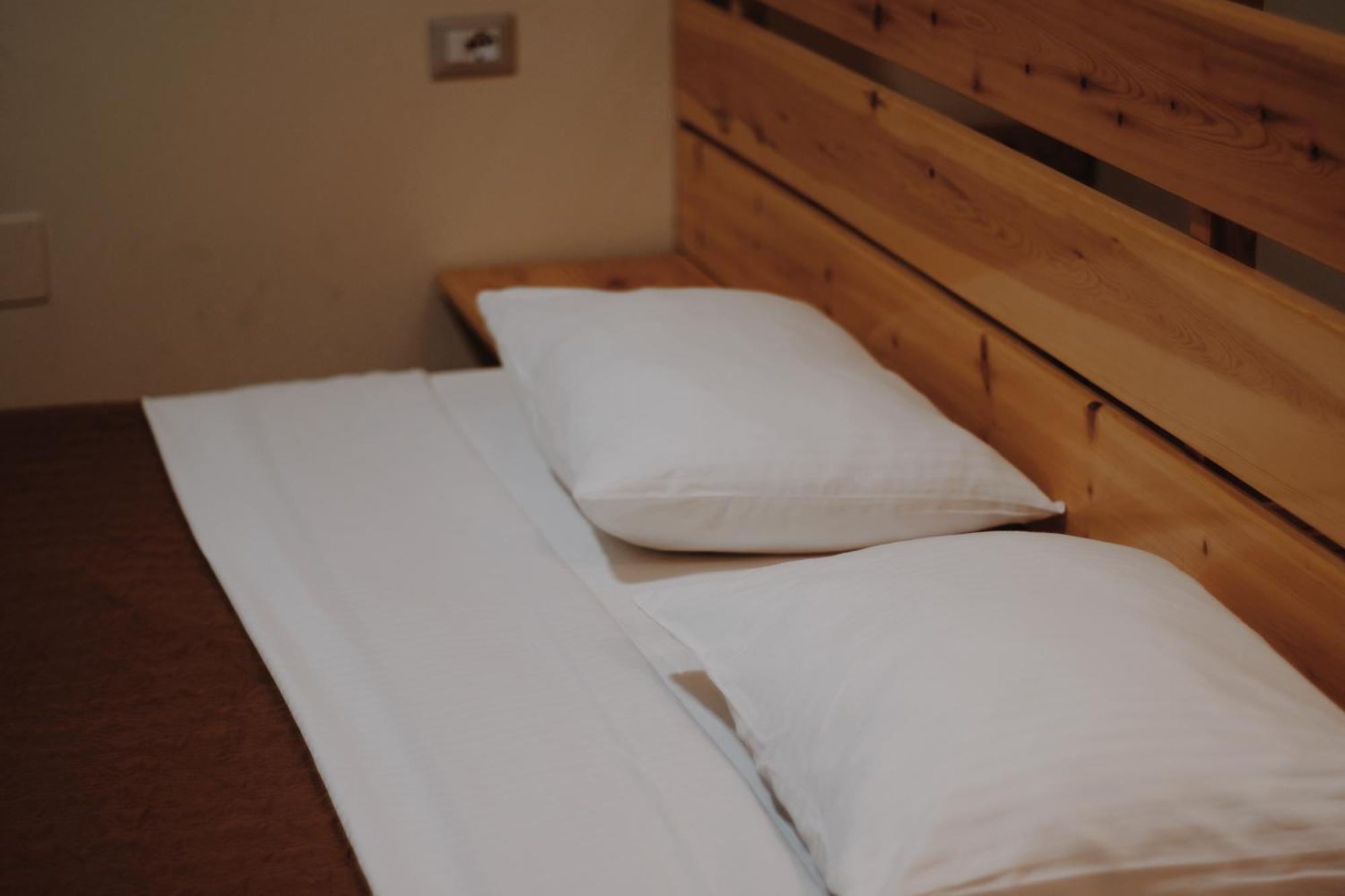At Pikotiko'S - Korca City Rooms For Rent Экстерьер фото