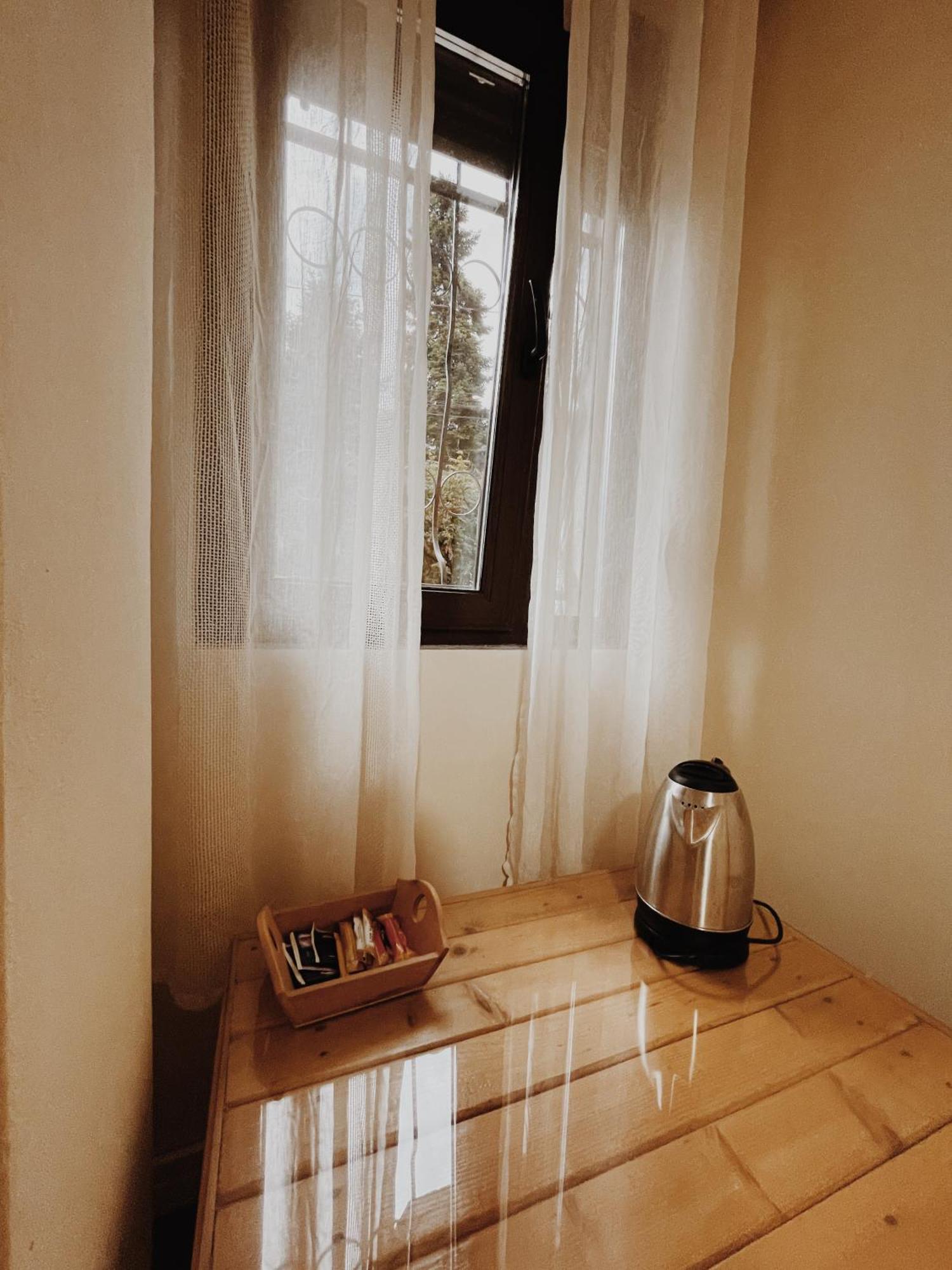 At Pikotiko'S - Korca City Rooms For Rent Экстерьер фото